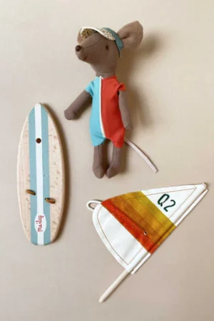 Alternative view of Maileg strandmuis surfer grote broer